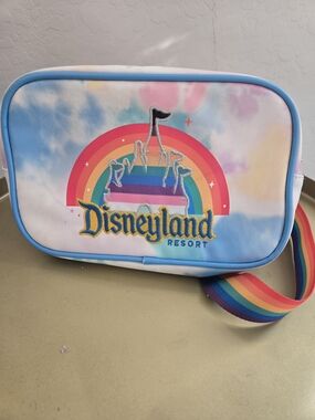 Disneyland Pride Rainbow Fanny Pack Belt Bag Crossbody 🌈”